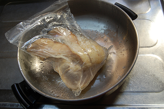 荒巻鮭の鶏ハム - 魚健ブログ掲載写真 2